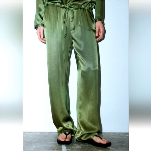 Zara NWT Fluid Satin Effect Top - Picture 9 of 9